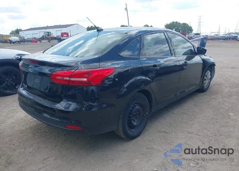 2018 Ford Focus S из США, поврежденный, VIN 1FADP3E24JL276731